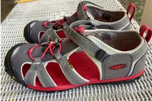 NWOT Keen - Seacamp II CNX Water Trail Hiking Camping Shoes - Big Kids 7/Wmn 8.5